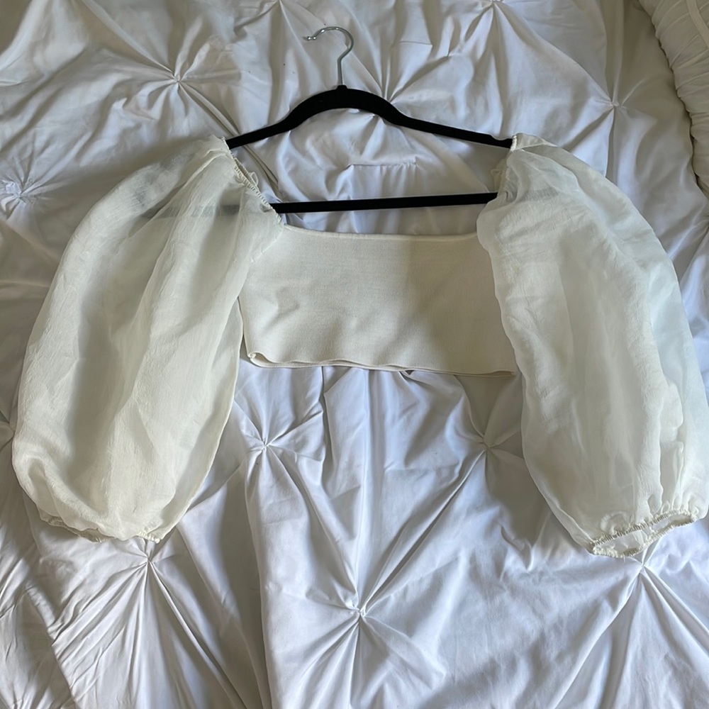 Puff sleeve crop top Zara